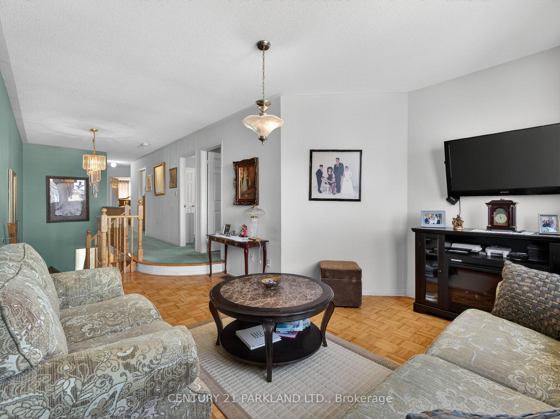 Photo 23 of 181 Purcell Crescent, Vaughan, Maple — HOMEH