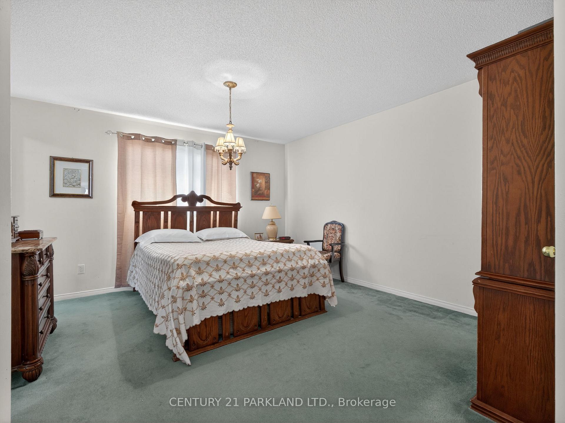 Photo 25 of 181 Purcell Crescent, Vaughan, Maple — HOMEH