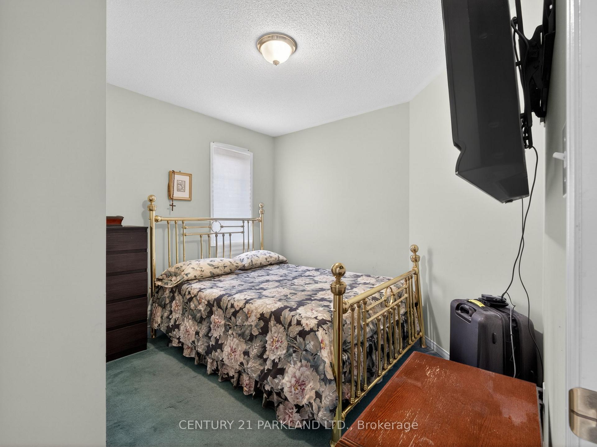 Photo 32 of 181 Purcell Crescent, Vaughan, Maple — HOMEH