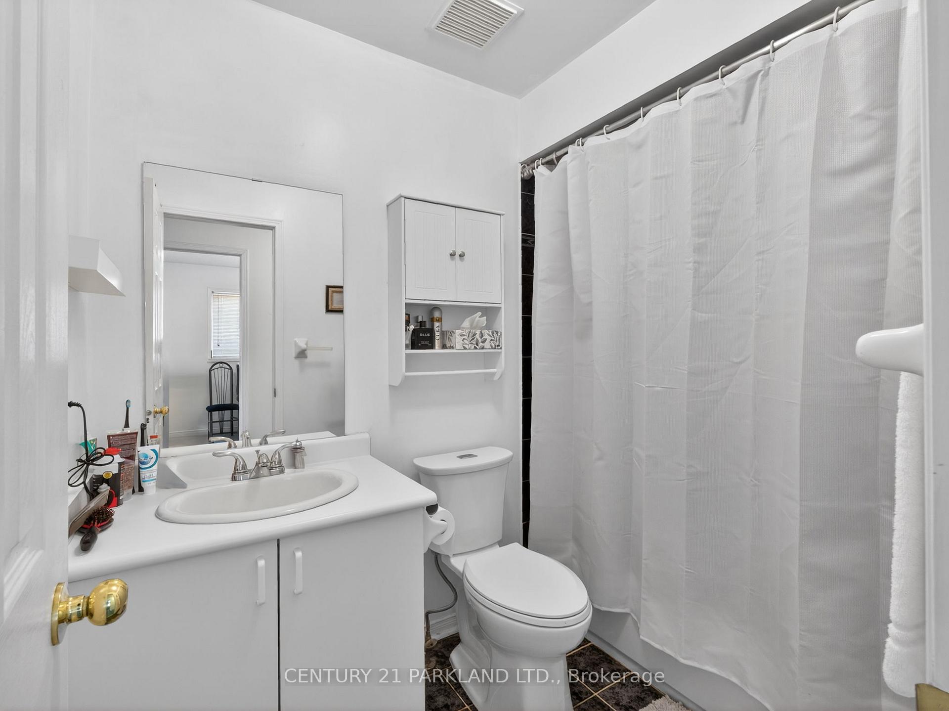 Photo 35 of 181 Purcell Crescent, Vaughan, Maple — HOMEH
