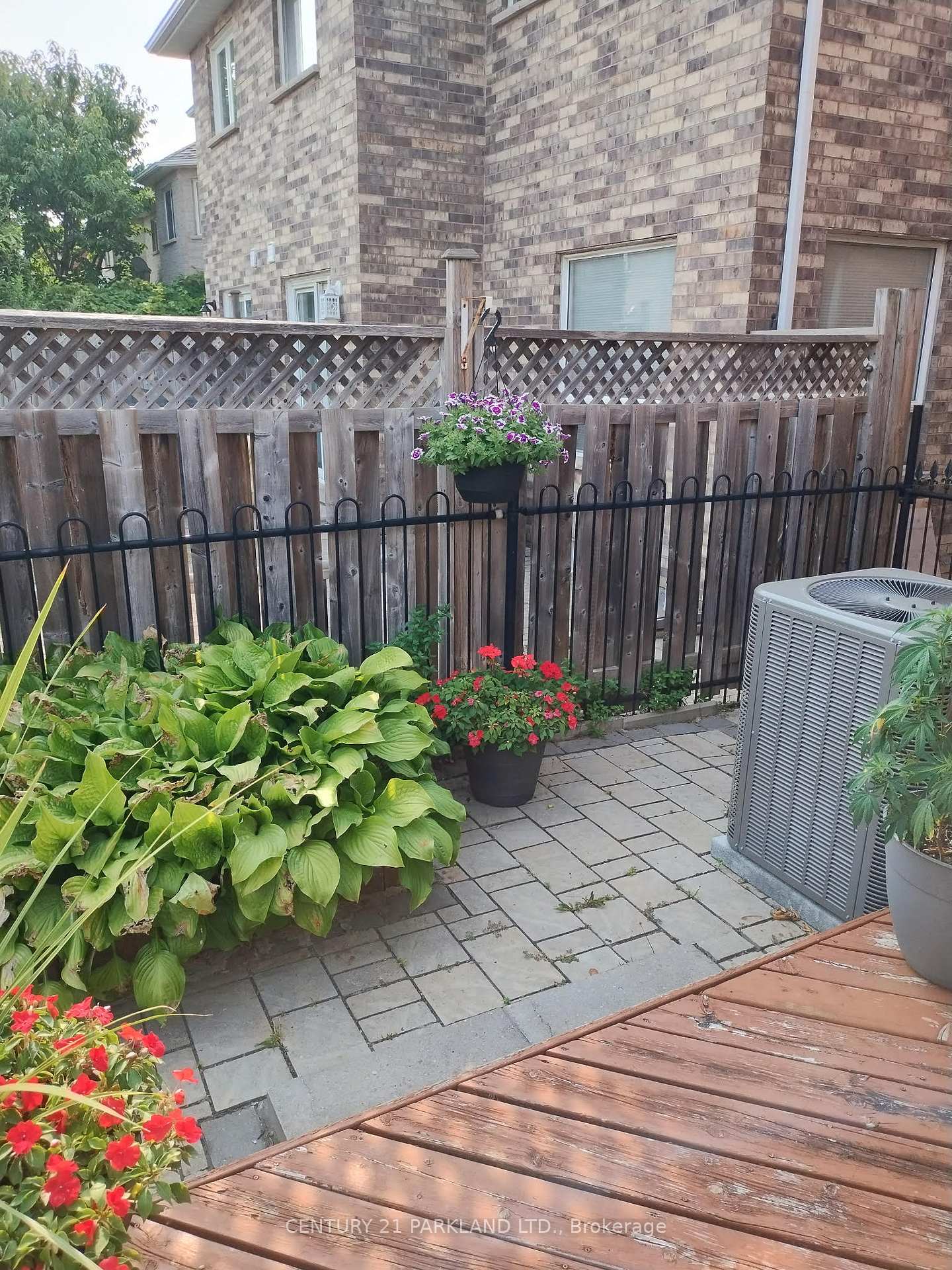 Photo 39 of 181 Purcell Crescent, Vaughan, Maple — HOMEH