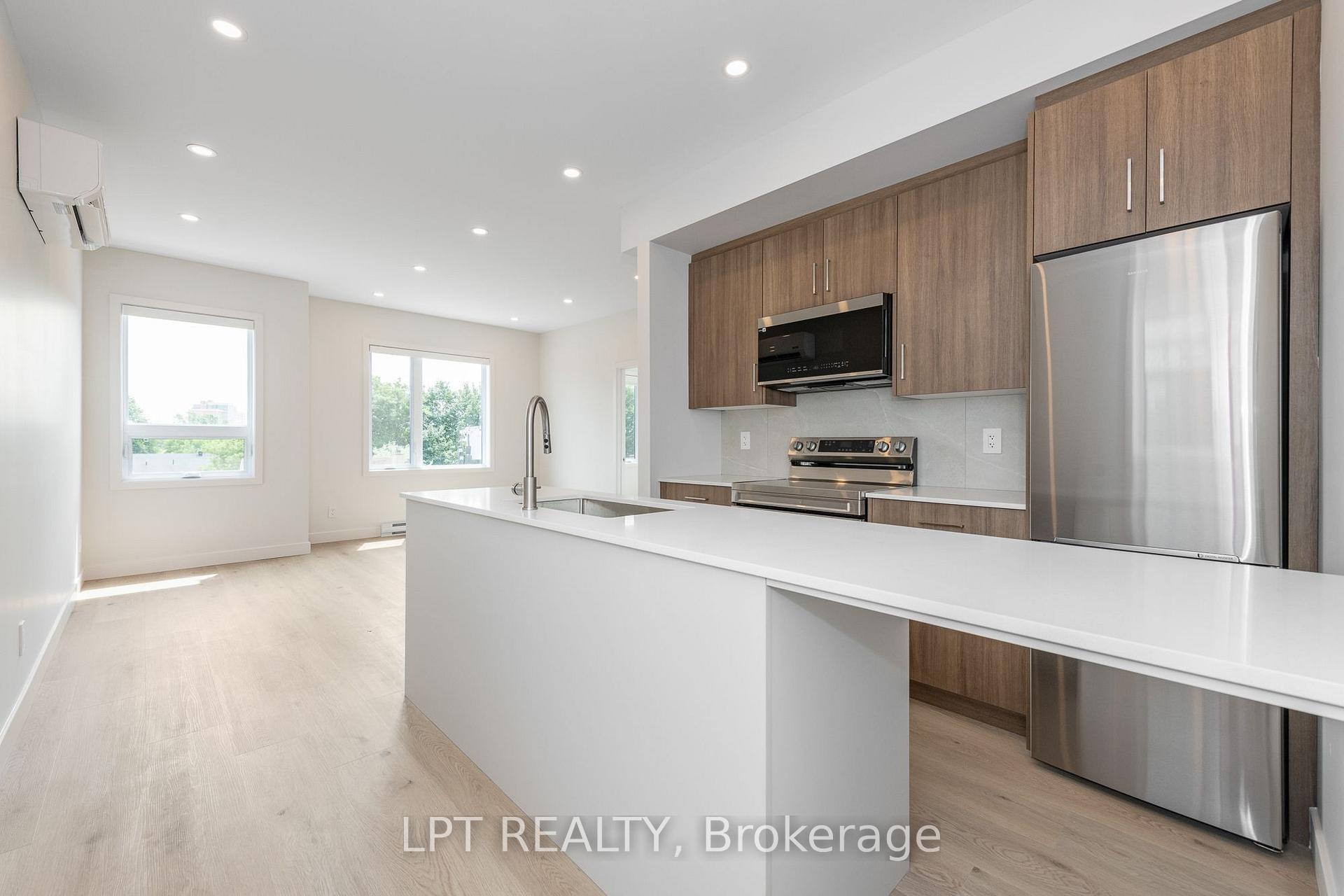 Photo 2 of Unit 7, 249 Columbus Avenue, Ottawa, Overbrook/Castle Heights — HOMEH