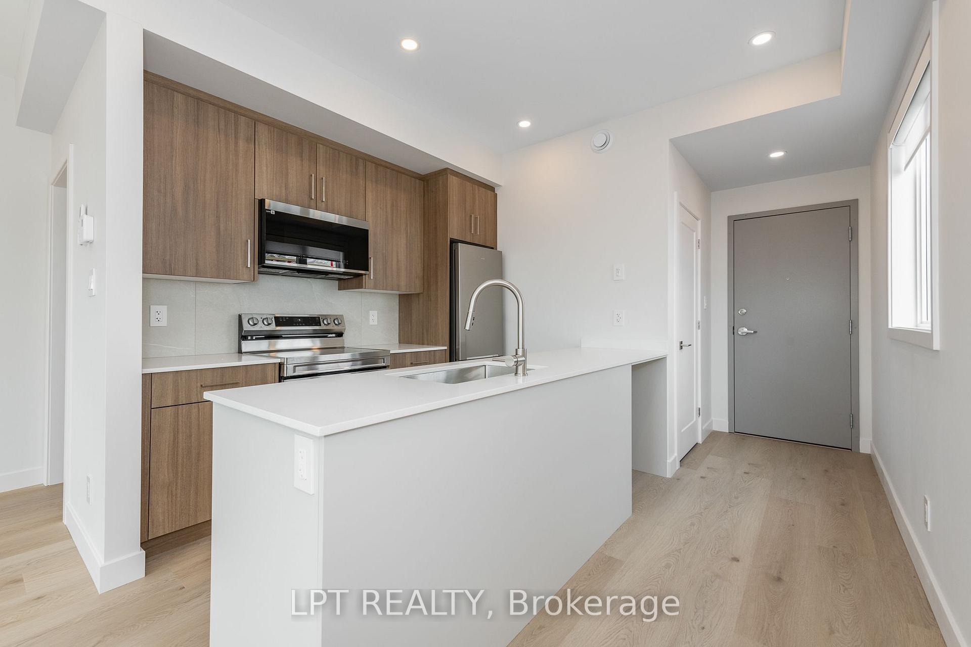Photo 3 of Unit 7, 249 Columbus Avenue, Ottawa, Overbrook/Castle Heights — HOMEH