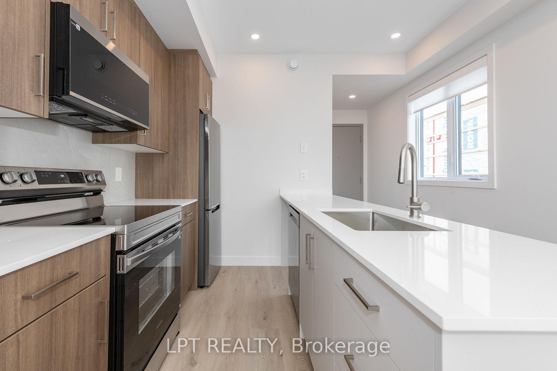 Photo 4 of Unit 7, 249 Columbus Avenue, Ottawa, Overbrook/Castle Heights — HOMEH