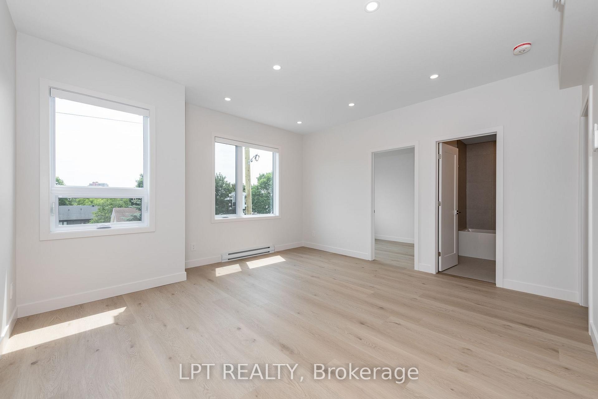 Photo 6 of Unit 7, 249 Columbus Avenue, Ottawa, Overbrook/Castle Heights — HOMEH