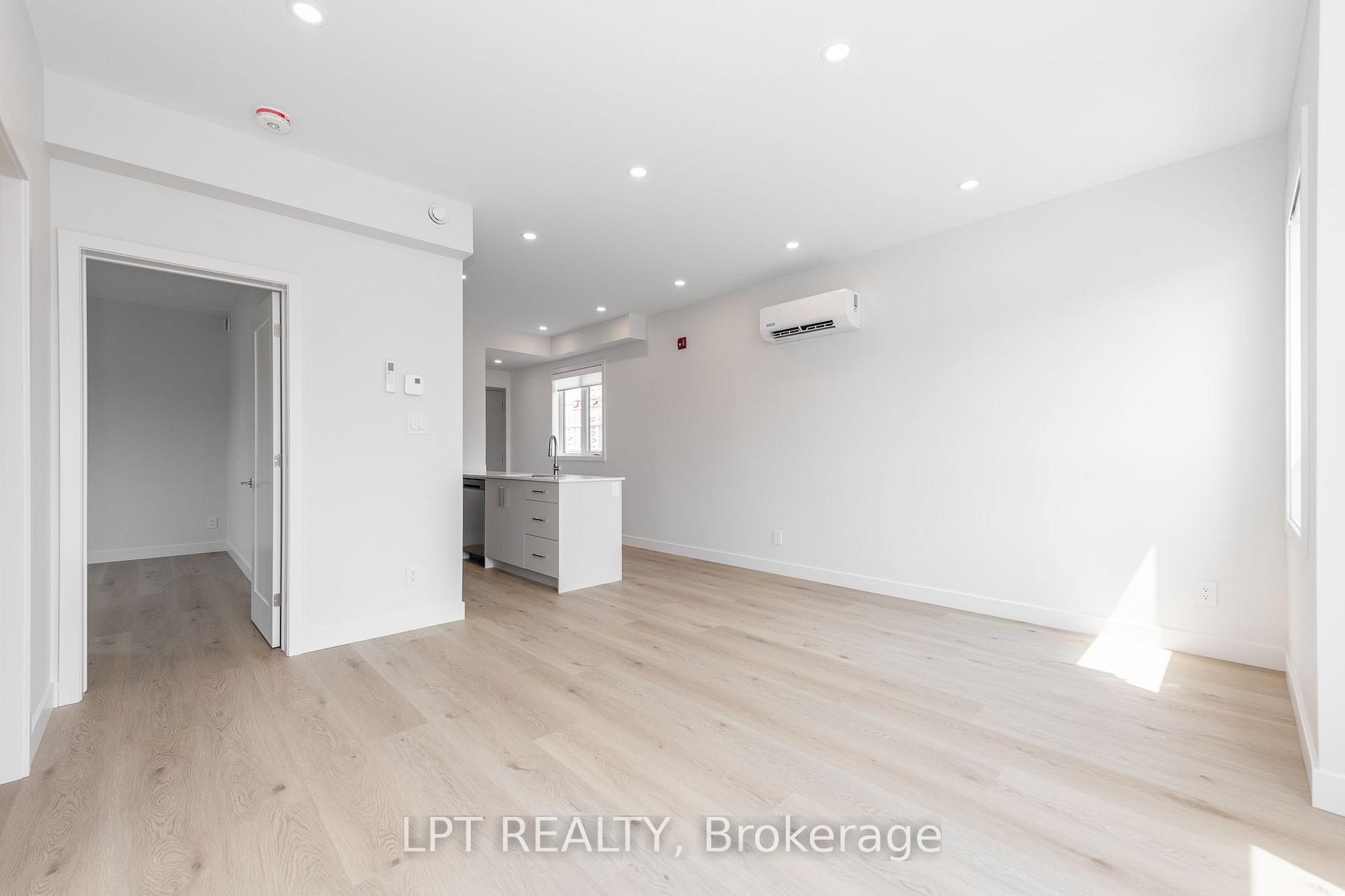 Photo 8 of Unit 7, 249 Columbus Avenue, Ottawa, Overbrook/Castle Heights — HOMEH