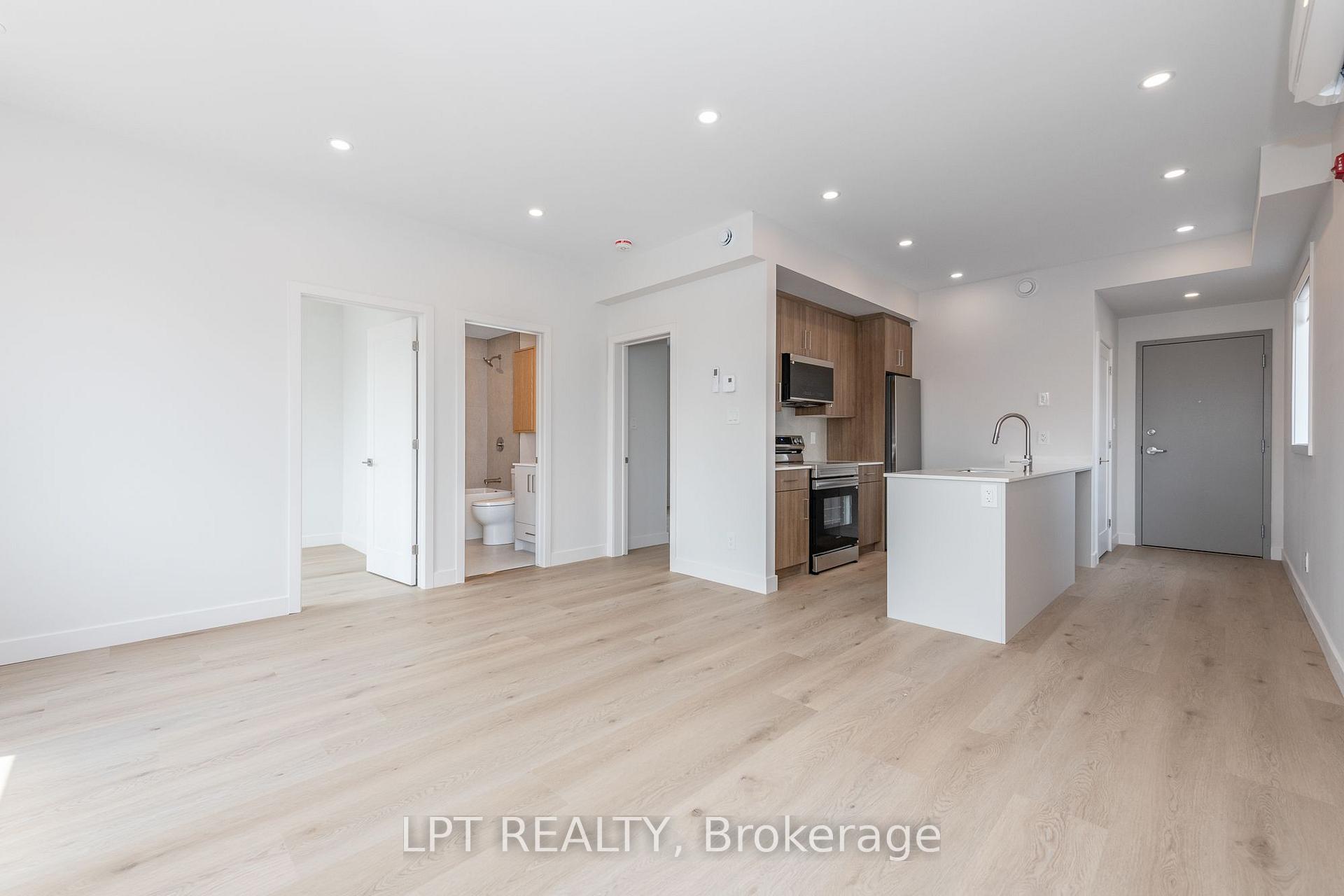 Photo 9 of Unit 7, 249 Columbus Avenue, Ottawa, Overbrook/Castle Heights — HOMEH