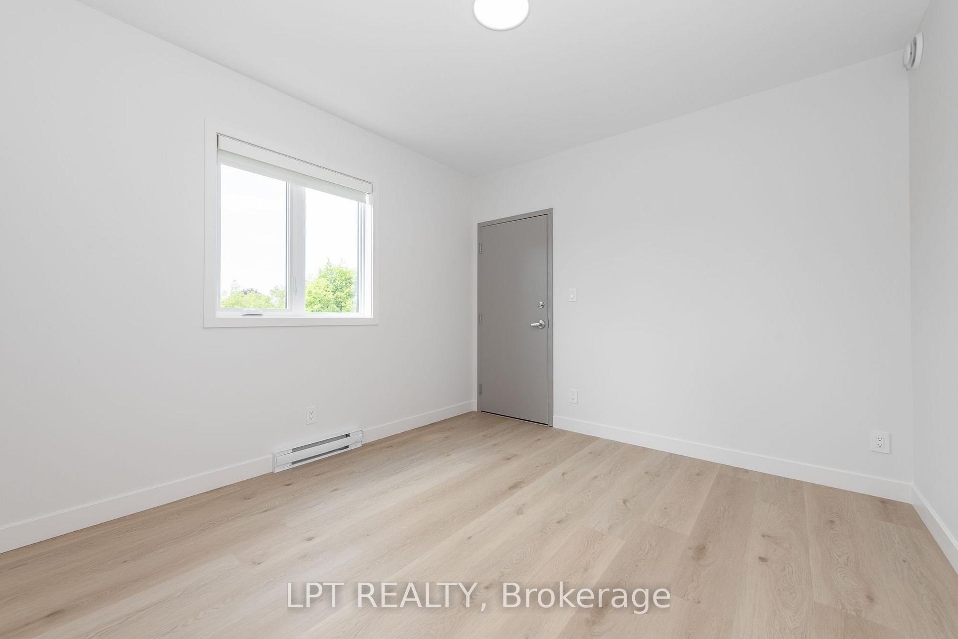 Photo 12 of Unit 7, 249 Columbus Avenue, Ottawa, Overbrook/Castle Heights — HOMEH