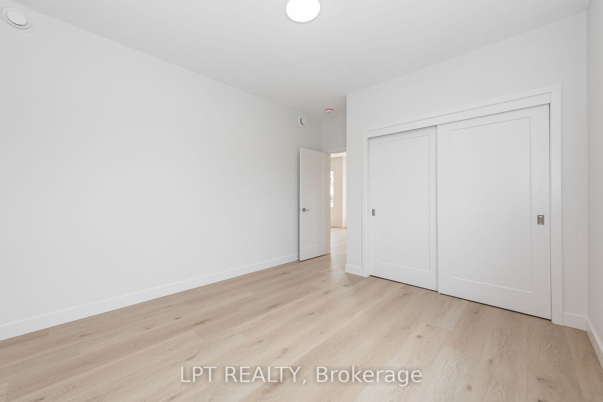 Photo 14 of Unit 7, 249 Columbus Avenue, Ottawa, Overbrook/Castle Heights — HOMEH