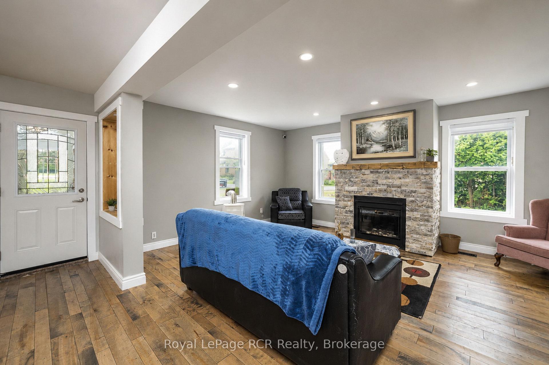 Photo 9 of 56 Main Street E, Grey Highlands — HOMEH