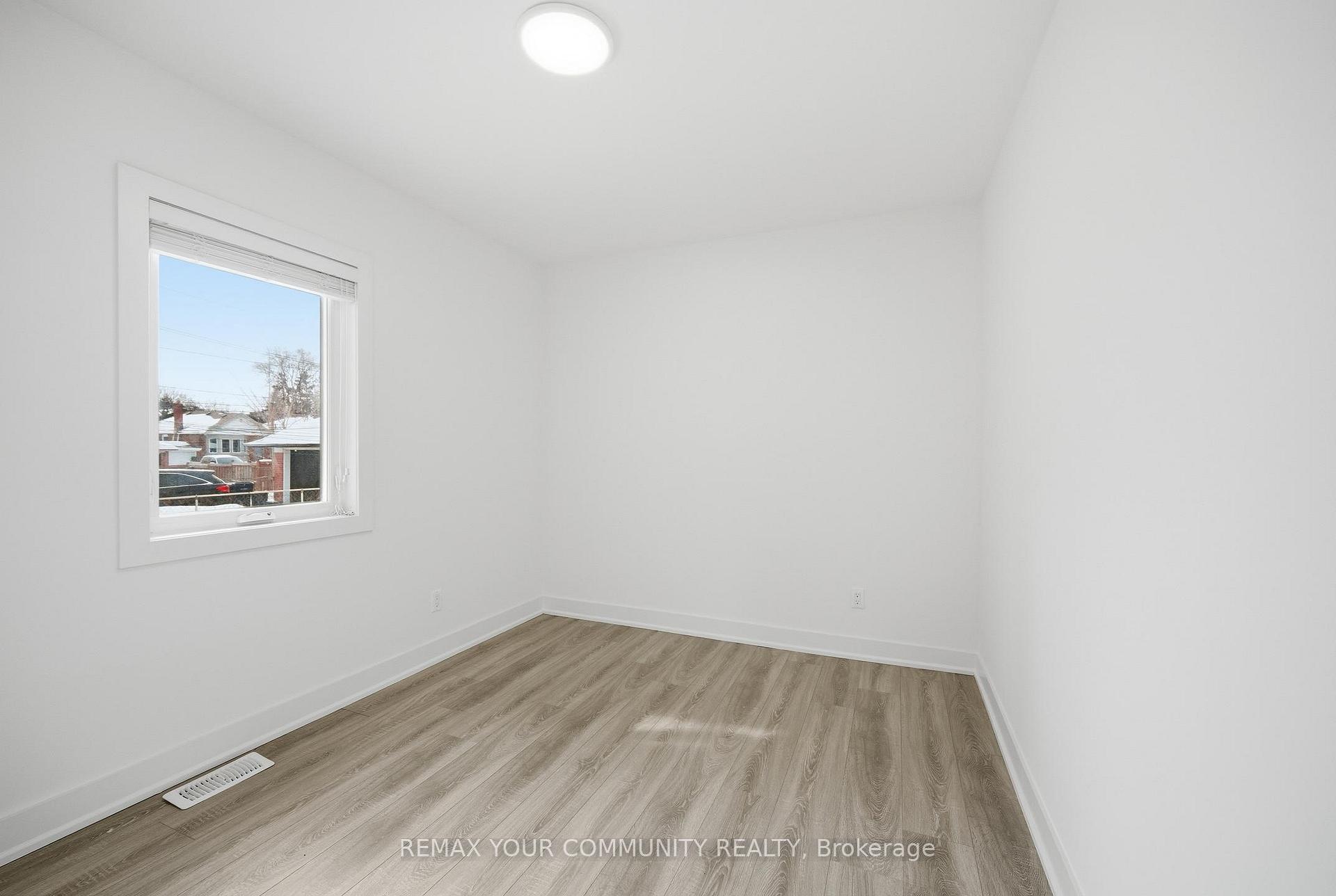 Photo 11 of 172 Times Road, North York, Briar Hill-Belgravia — HOMEH
