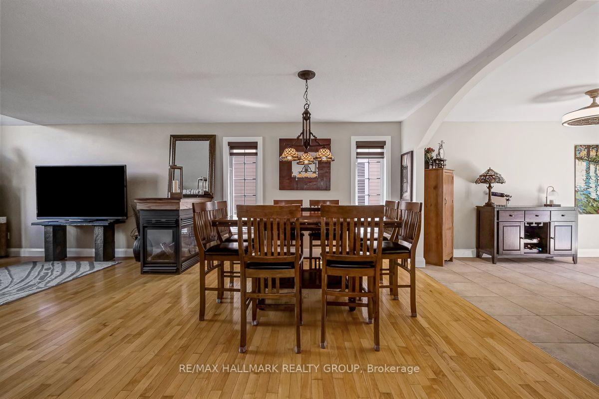 Photo 13 of 75 Lloydalex Crescent, Ottawa, Stittsville (North) — HOMEH