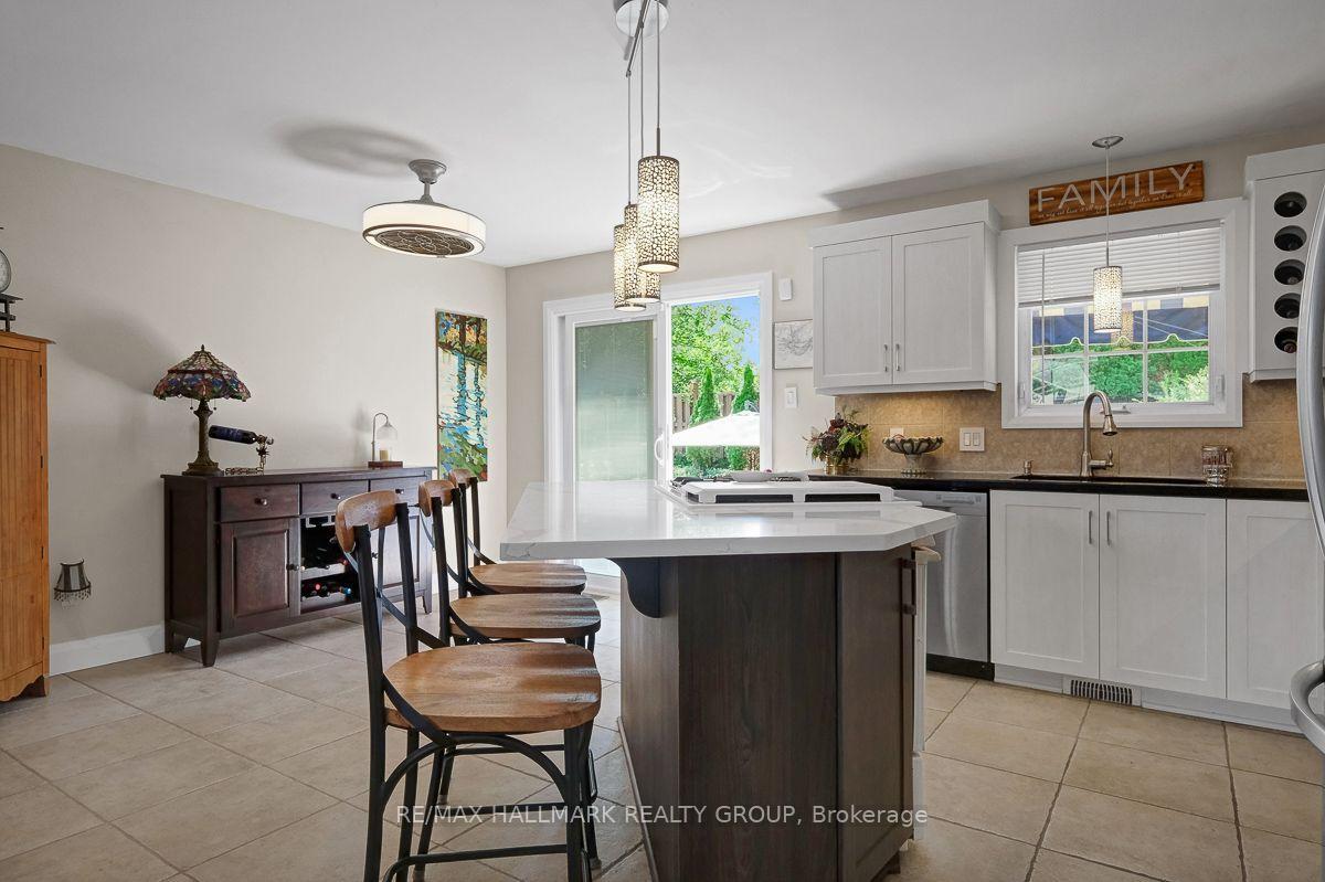 Photo 25 of 75 Lloydalex Crescent, Ottawa, Stittsville (North) — HOMEH