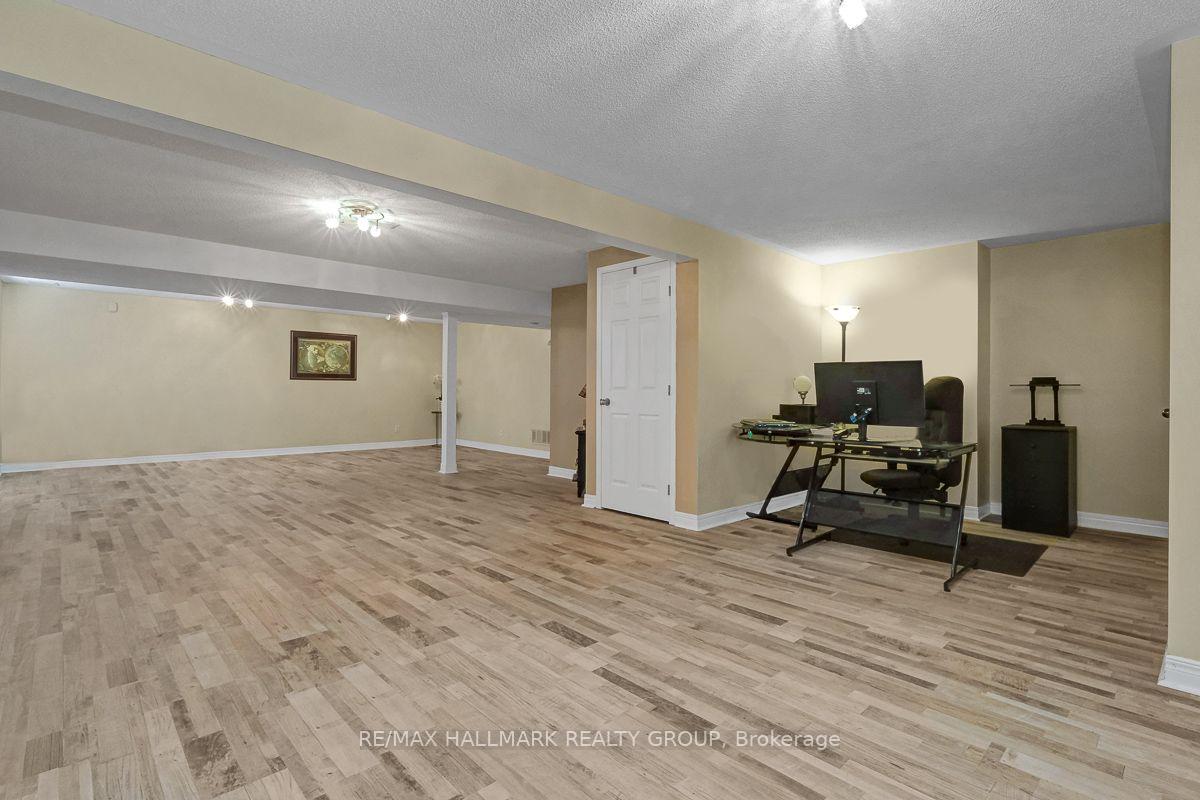 Photo 38 of 75 Lloydalex Crescent, Ottawa, Stittsville (North) — HOMEH