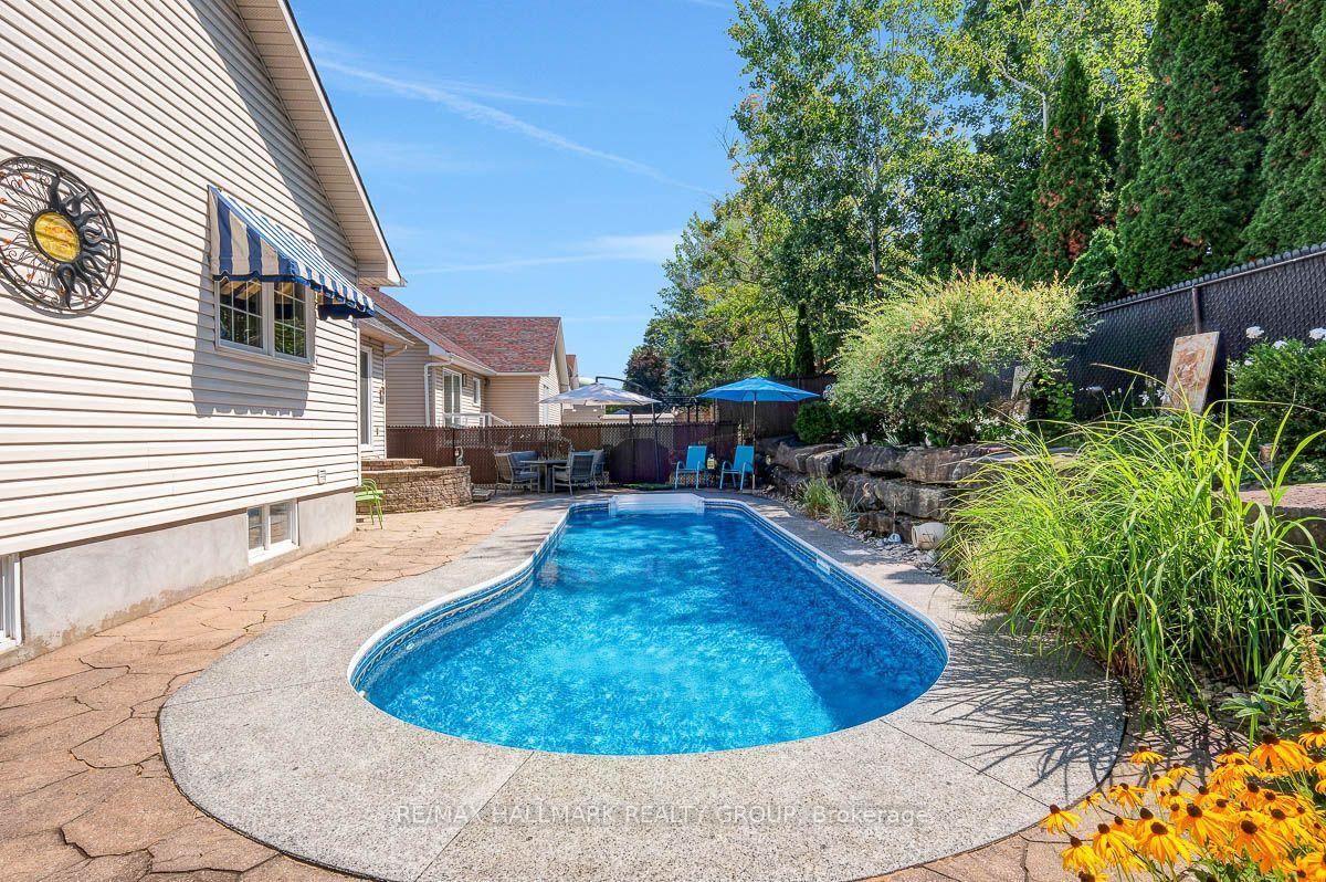 Photo 47 of 75 Lloydalex Crescent, Ottawa, Stittsville (North) — HOMEH