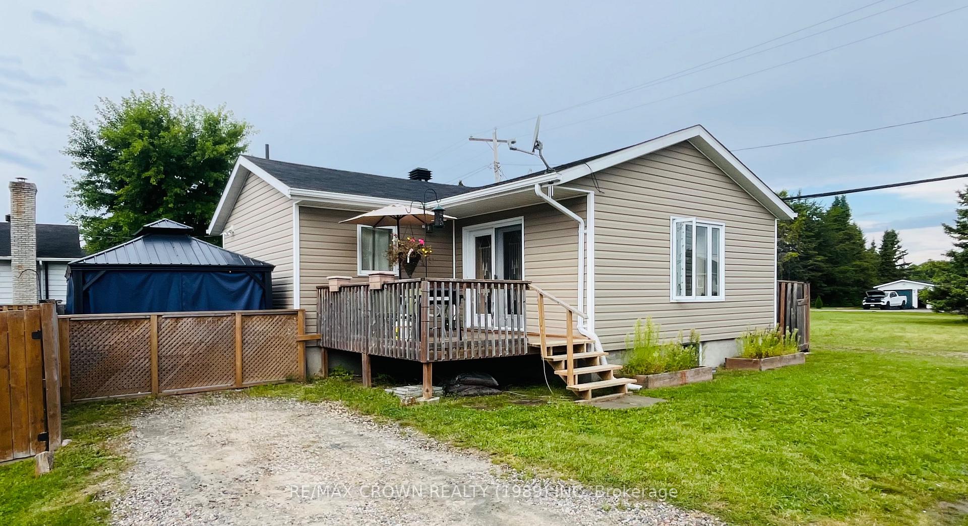 Photo 1 of 5 Glen Avenue, Cochrane — HOMEH