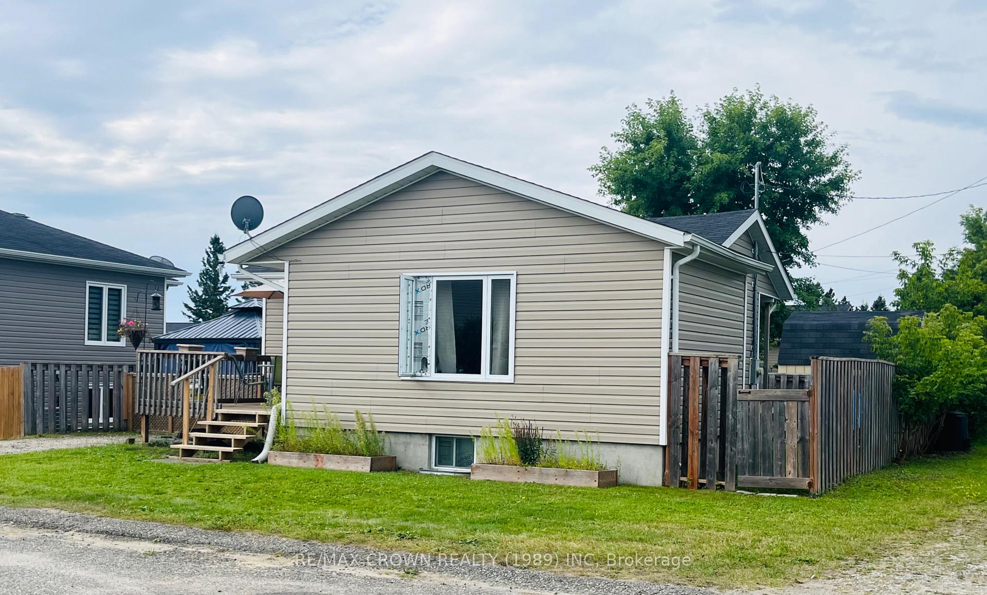 Photo 3 of 5 Glen Avenue, Cochrane — HOMEH