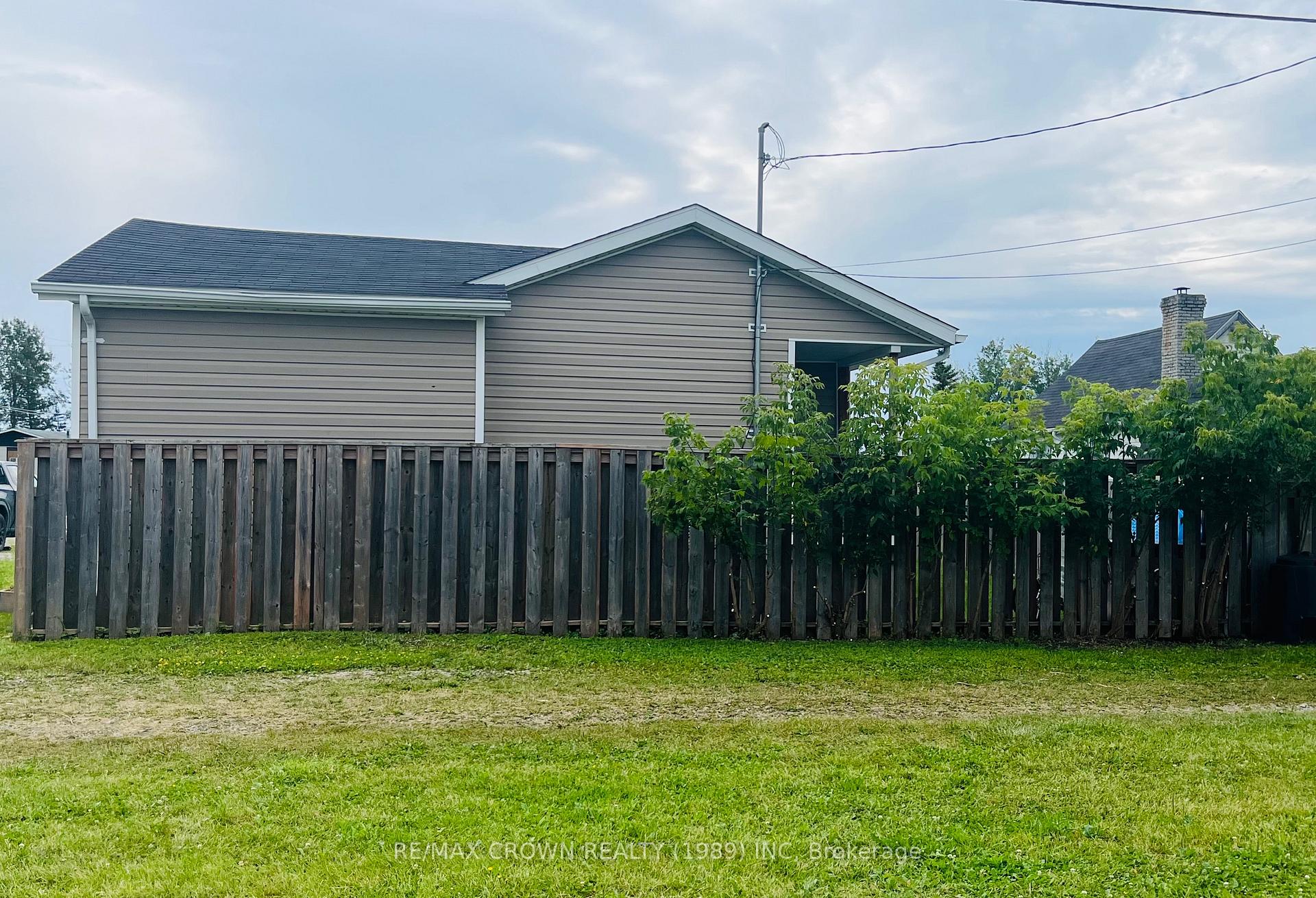 Photo 5 of 5 Glen Avenue, Cochrane — HOMEH