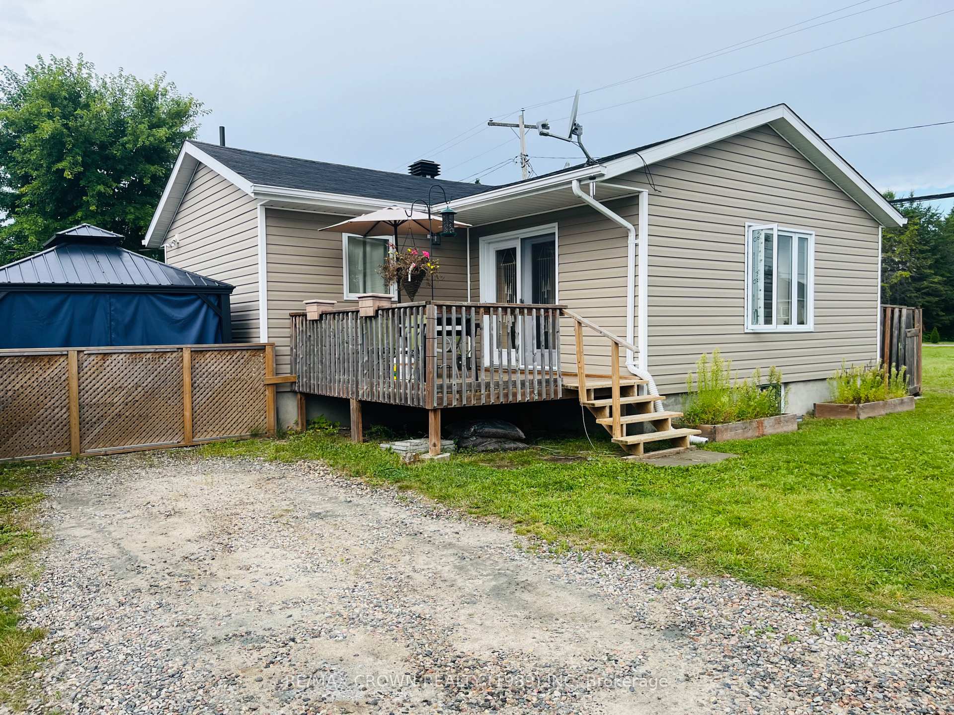 Photo 7 of 5 Glen Avenue, Cochrane — HOMEH