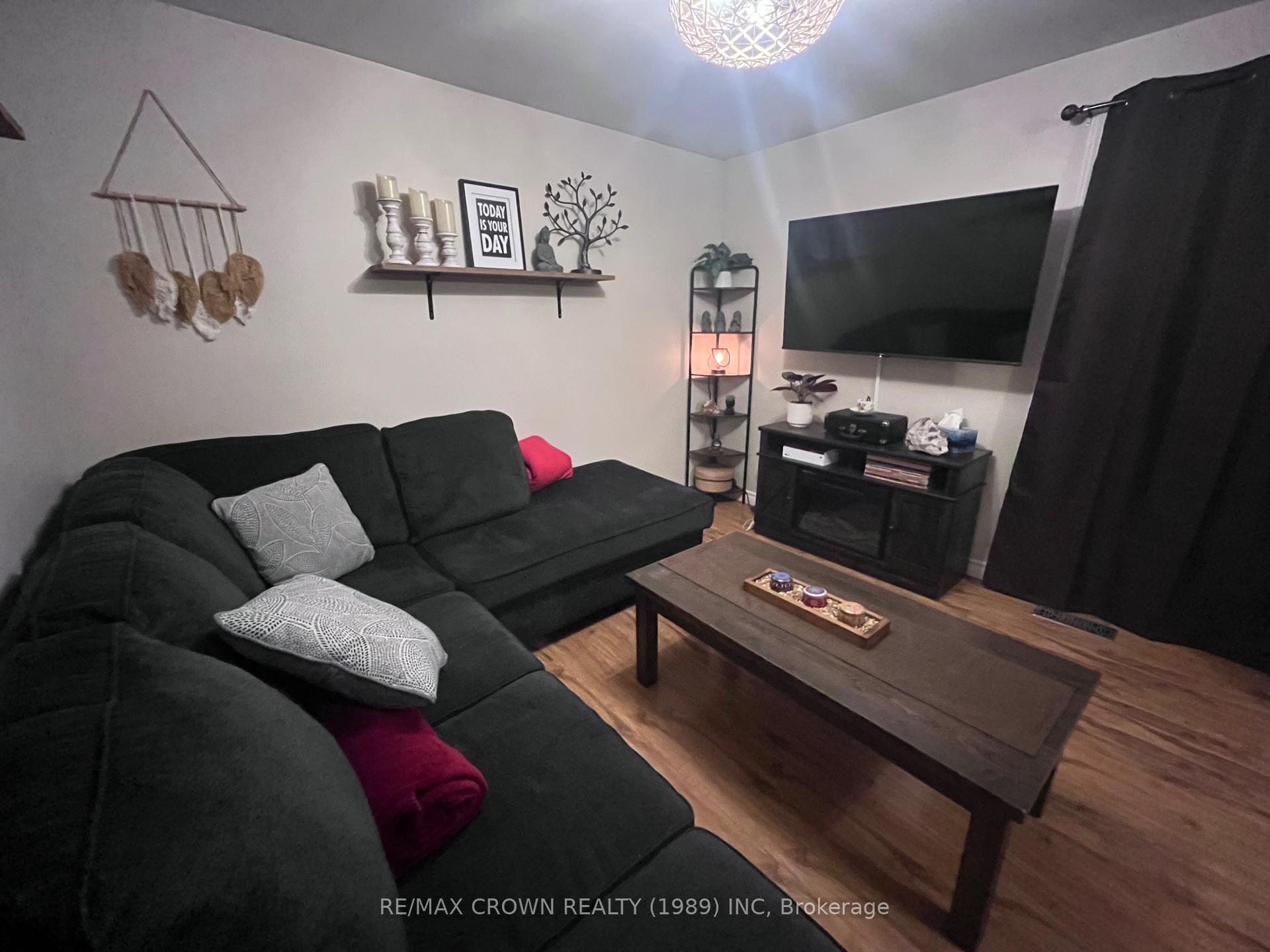 Photo 11 of 5 Glen Avenue, Cochrane — HOMEH