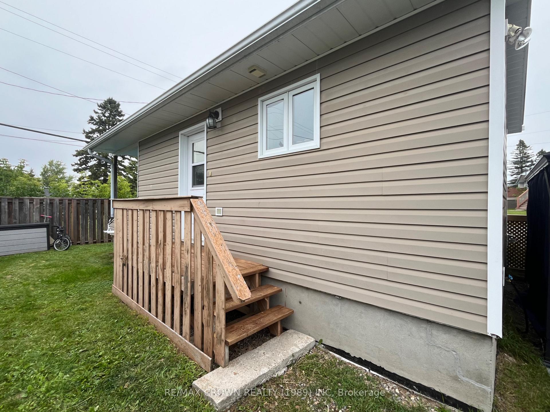 Photo 45 of 5 Glen Avenue, Cochrane — HOMEH
