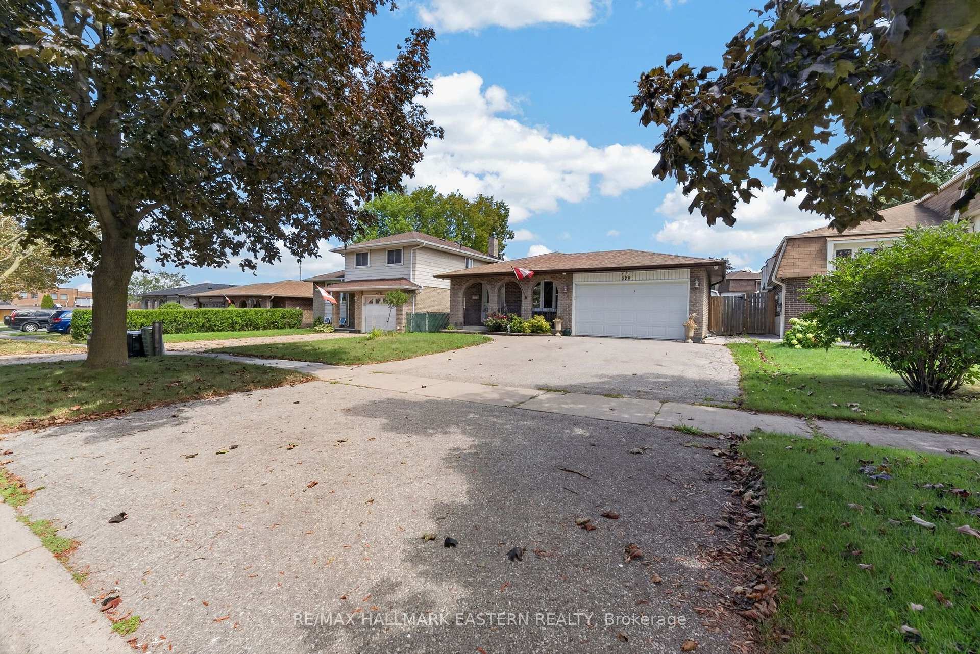 Photo 2 of 529 Seville Street, Oshawa, Vanier — HOMEH