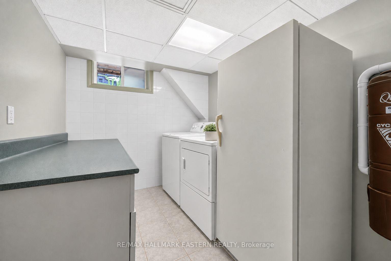 Photo 36 of 529 Seville Street, Oshawa, Vanier — HOMEH