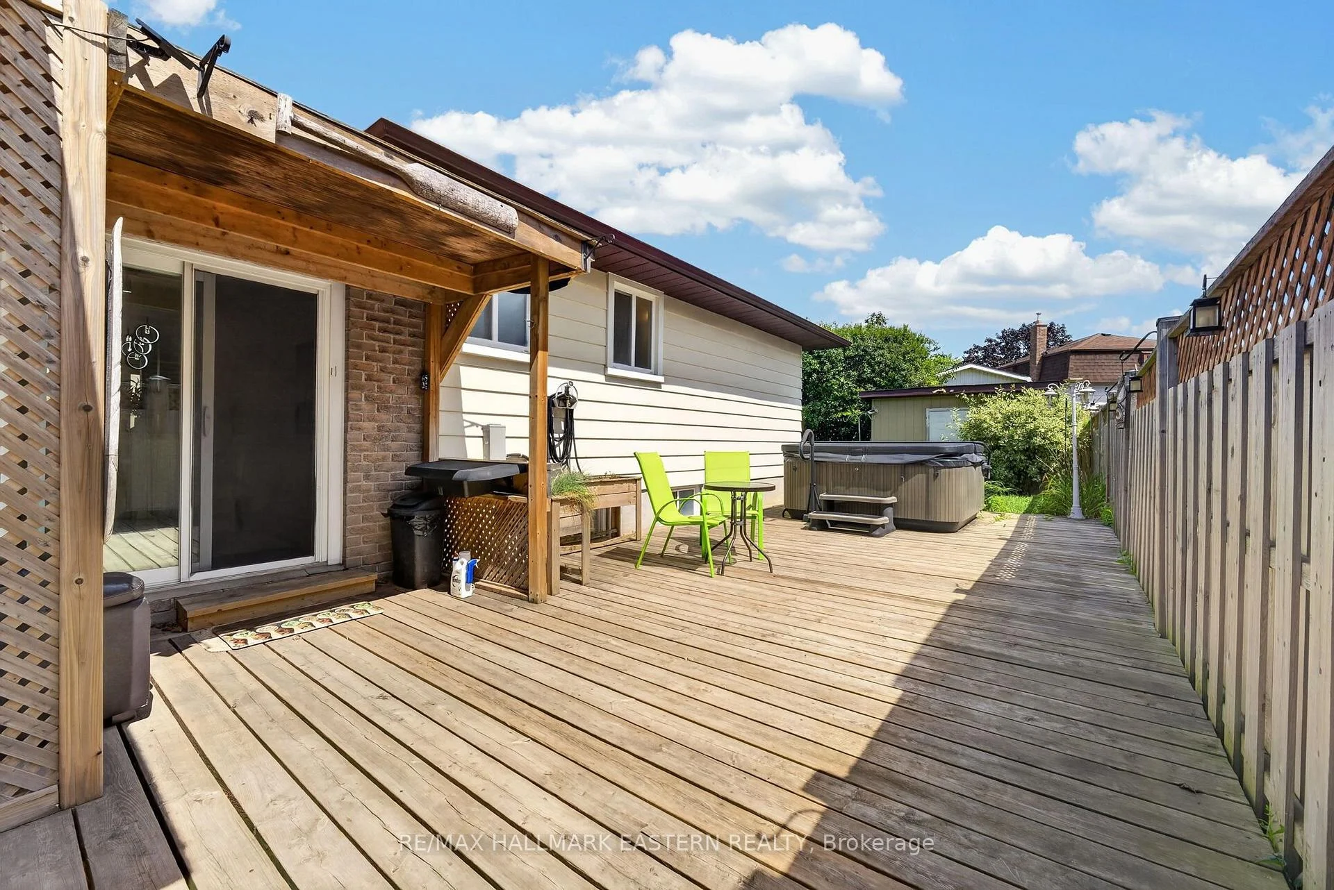 Photo 44 of 529 Seville Street, Oshawa, Vanier — HOMEH