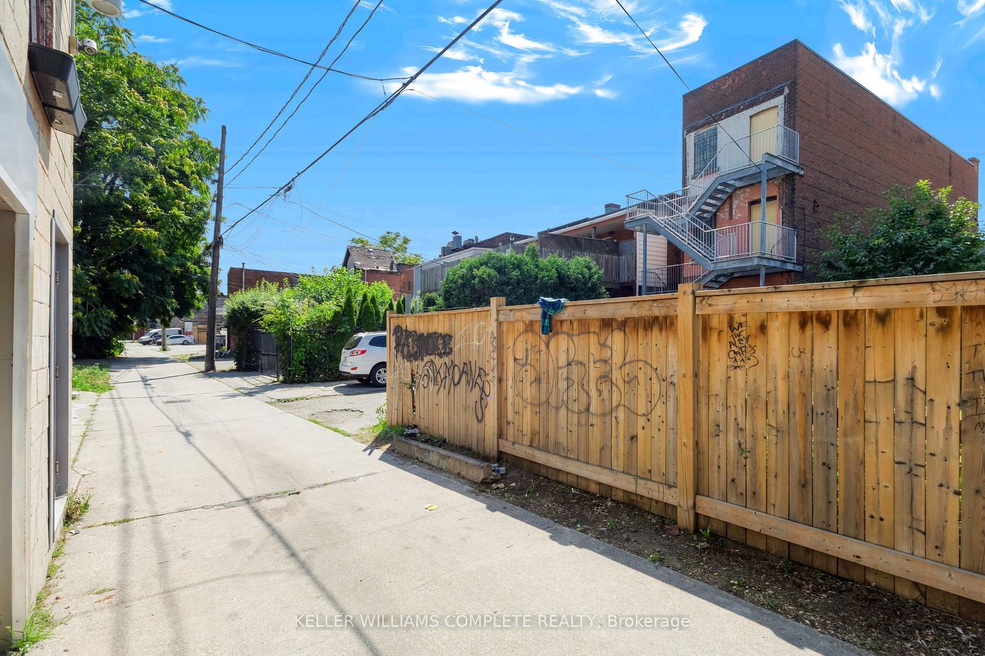 Photo 32 of 442 King William Street, Hamilton, Landsdale — HOMEH
