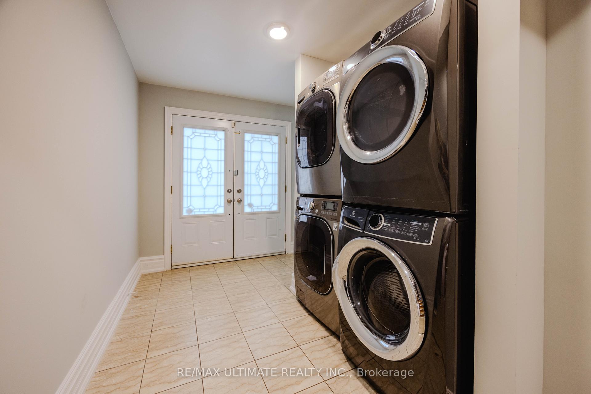 Photo 14 of Unit Upper, 83 Burr Avenue, North York, Rustic — HOMEH