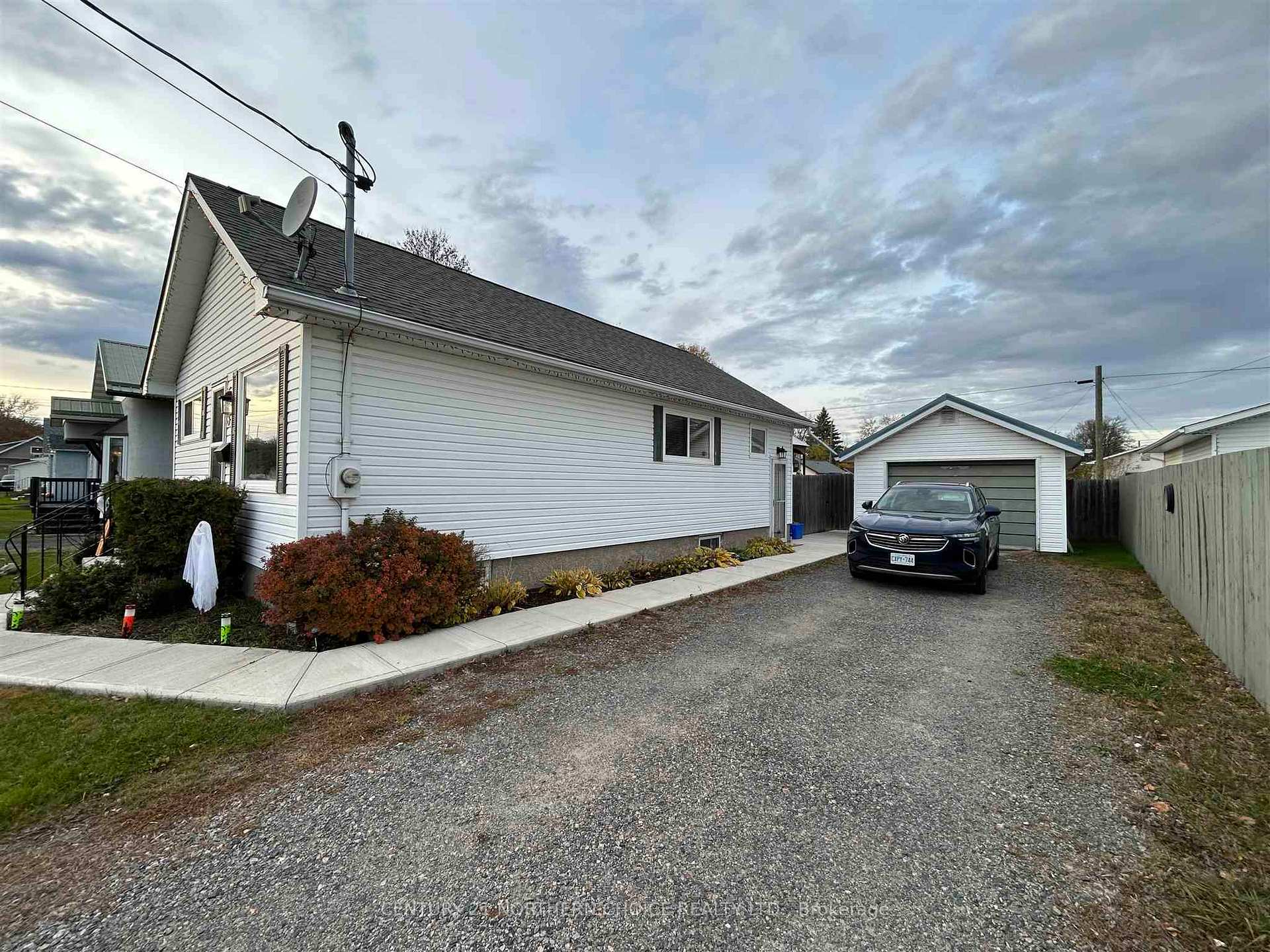 Photo 40 of 628 Second Street E, Fort Frances, TB-401 — HOMEH