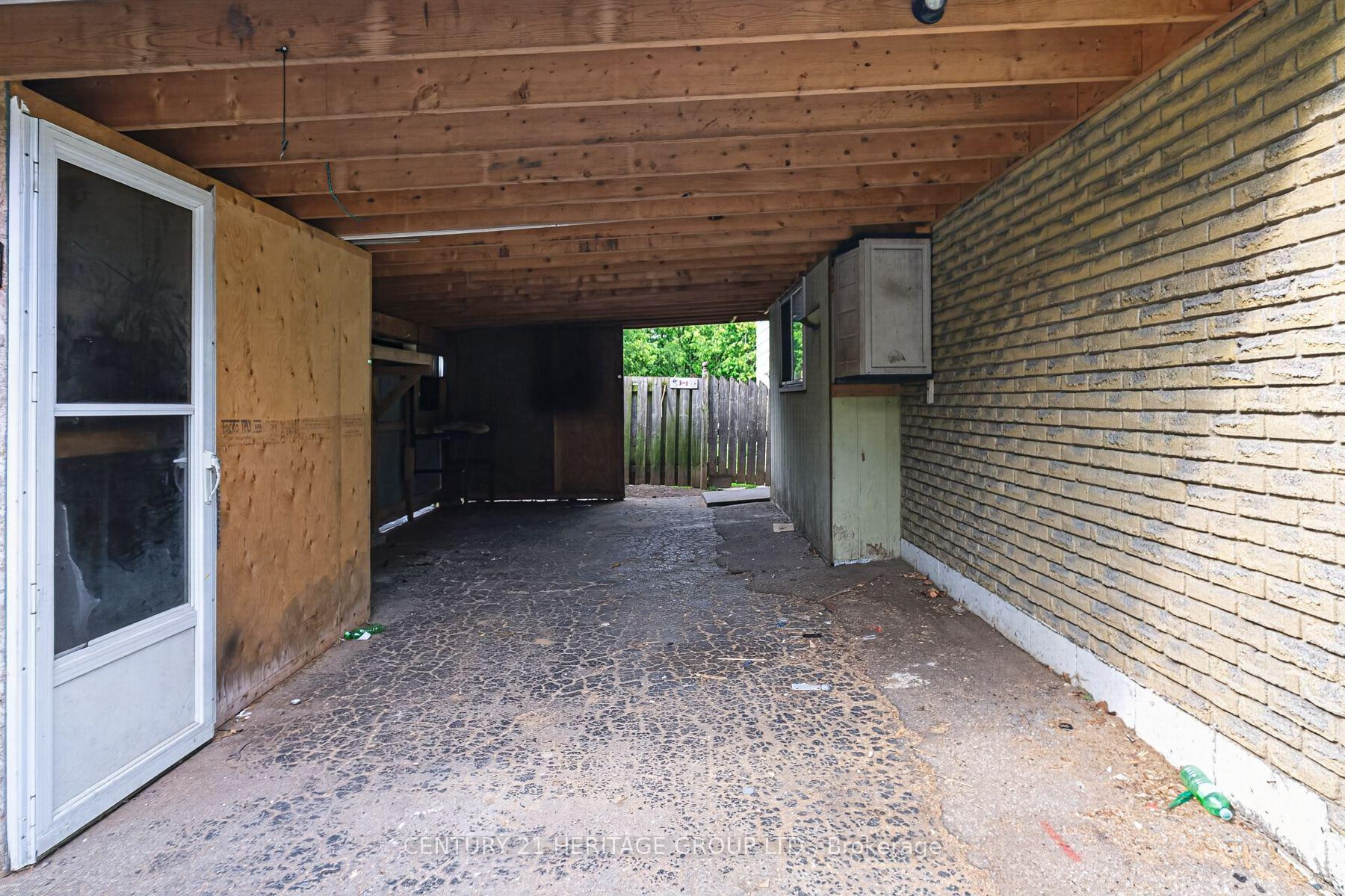 Photo 4 of 199 Paris Road, Brantford, Henderson-Sky Acres — HOMEH