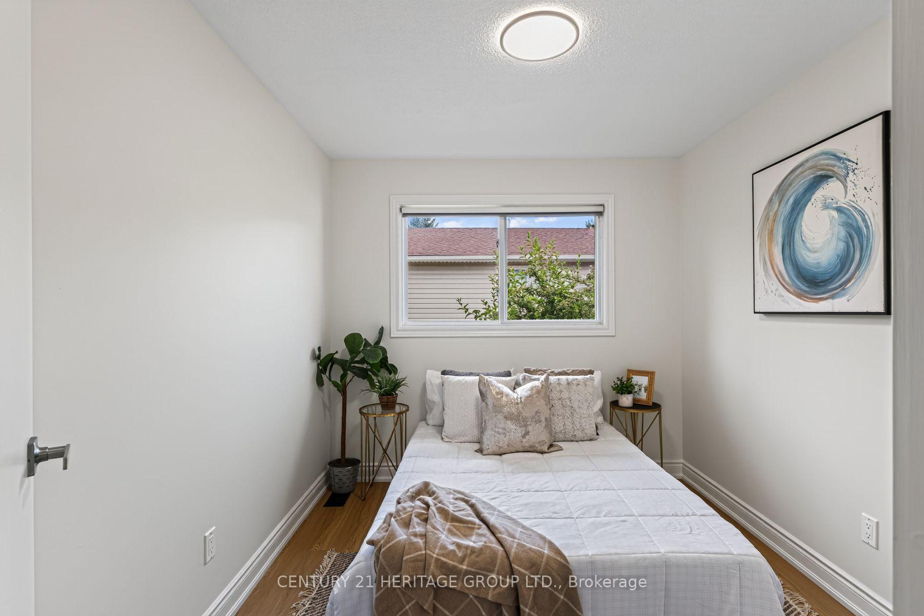 Photo 25 of 199 Paris Road, Brantford, Henderson-Sky Acres — HOMEH