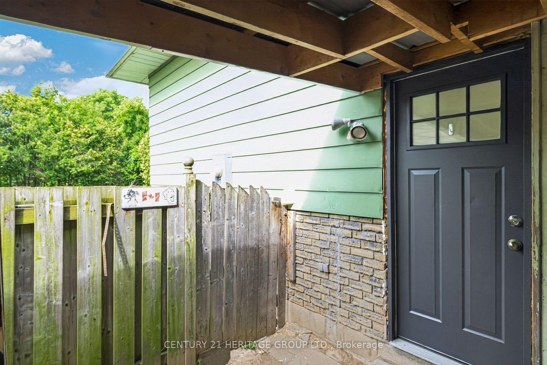 Photo 33 of 199 Paris Road, Brantford, Henderson-Sky Acres — HOMEH