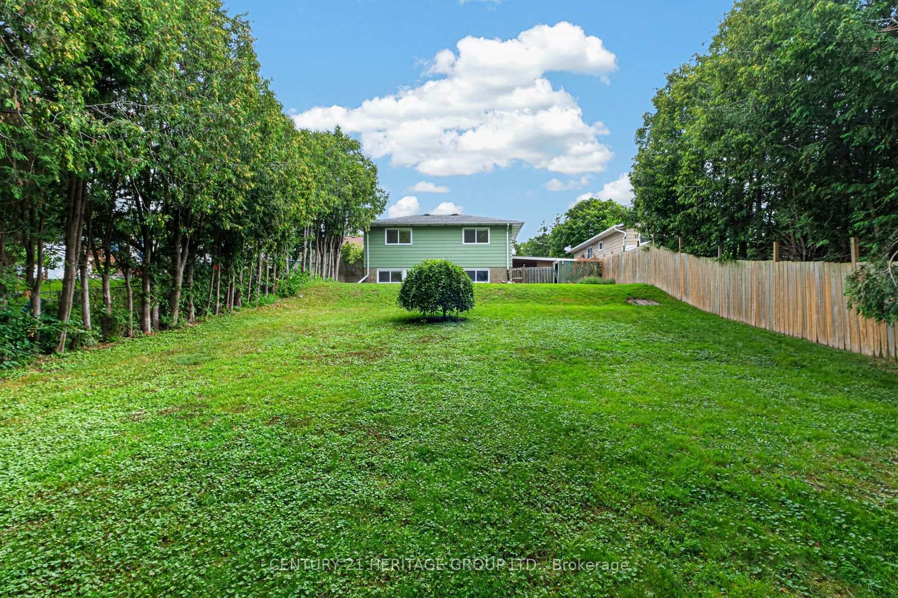 Photo 38 of 199 Paris Road, Brantford, Henderson-Sky Acres — HOMEH
