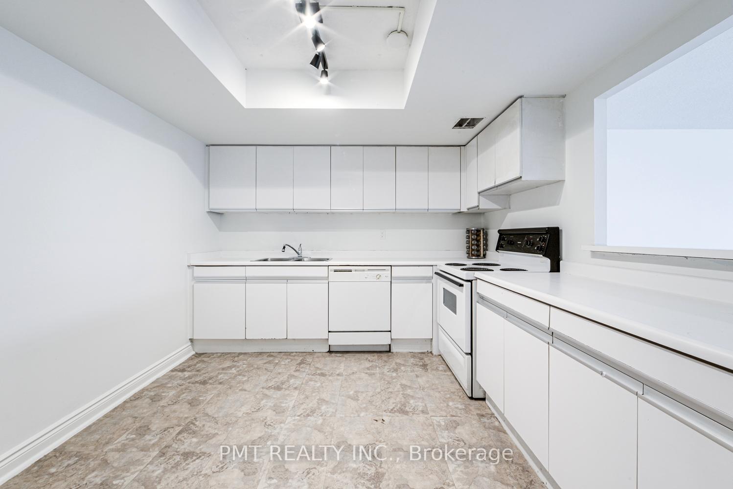 Photo 8 of Unit 202, 77 Carlton Street, Toronto, Church-Yonge Corridor — HOMEH