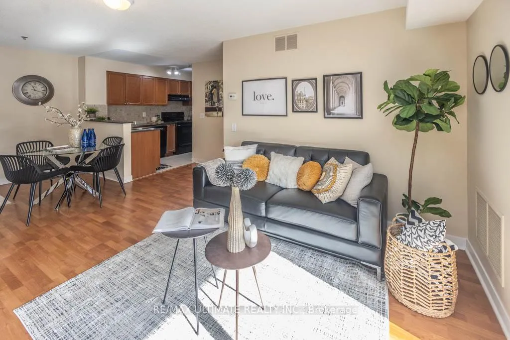 Photo 4 of Unit 3301, 4 Dayspring Circle, Brampton, Goreway Drive Corridor — HOMEH