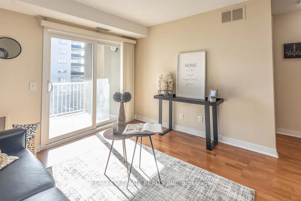 Photo 5 of Unit 3301, 4 Dayspring Circle, Brampton, Goreway Drive Corridor — HOMEH