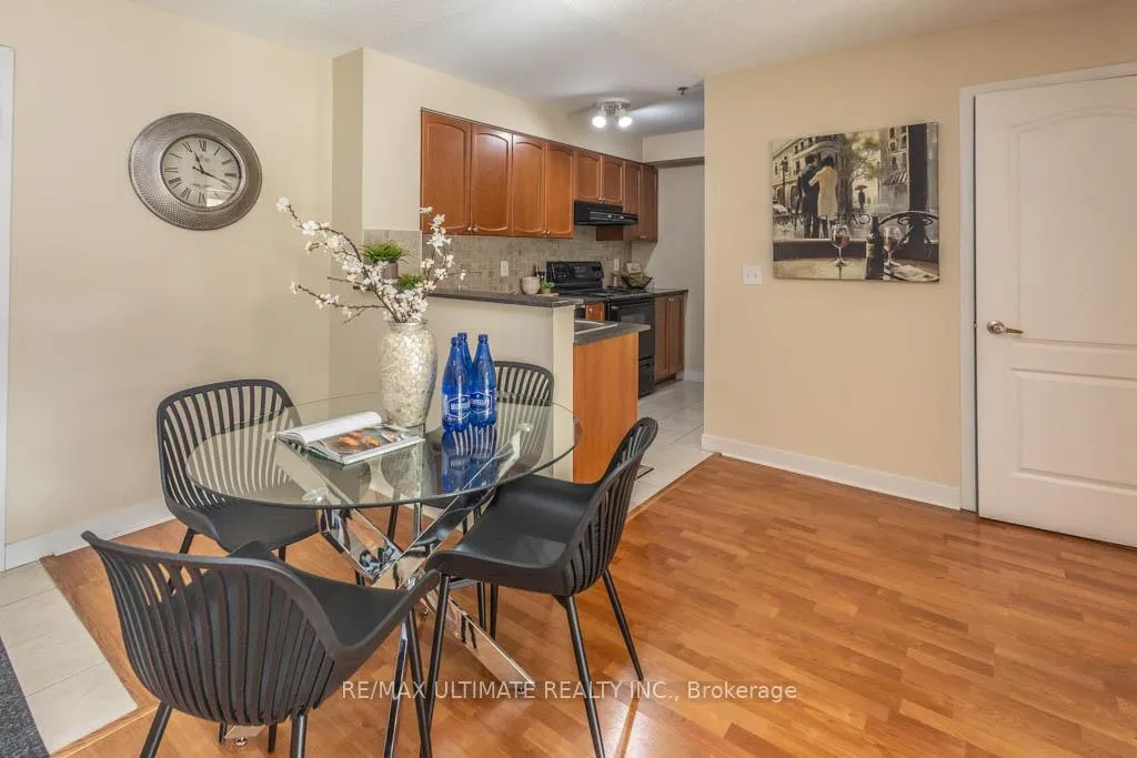 Photo 6 of Unit 3301, 4 Dayspring Circle, Brampton, Goreway Drive Corridor — HOMEH