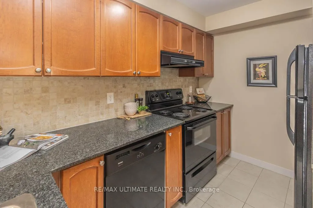 Photo 8 of Unit 3301, 4 Dayspring Circle, Brampton, Goreway Drive Corridor — HOMEH