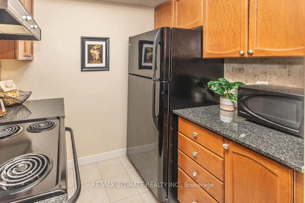 Photo 11 of Unit 3301, 4 Dayspring Circle, Brampton, Goreway Drive Corridor — HOMEH
