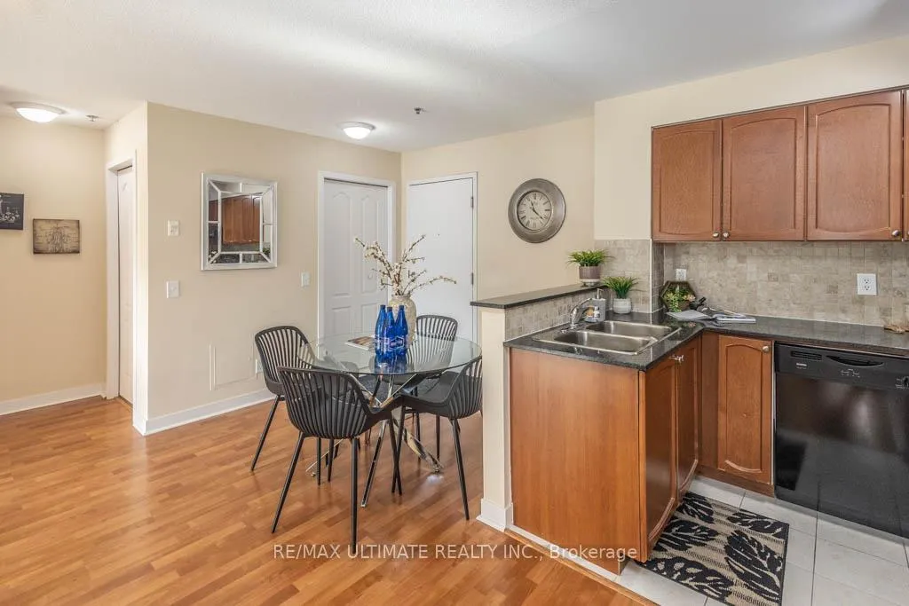 Photo 12 of Unit 3301, 4 Dayspring Circle, Brampton, Goreway Drive Corridor — HOMEH