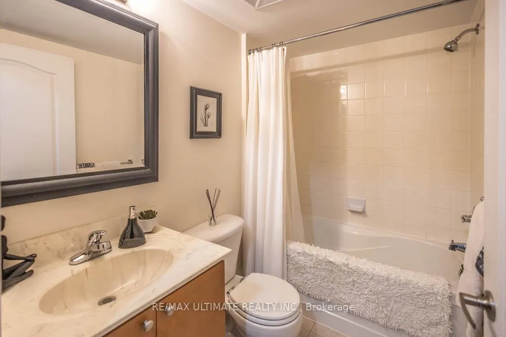 Photo 17 of Unit 3301, 4 Dayspring Circle, Brampton, Goreway Drive Corridor — HOMEH