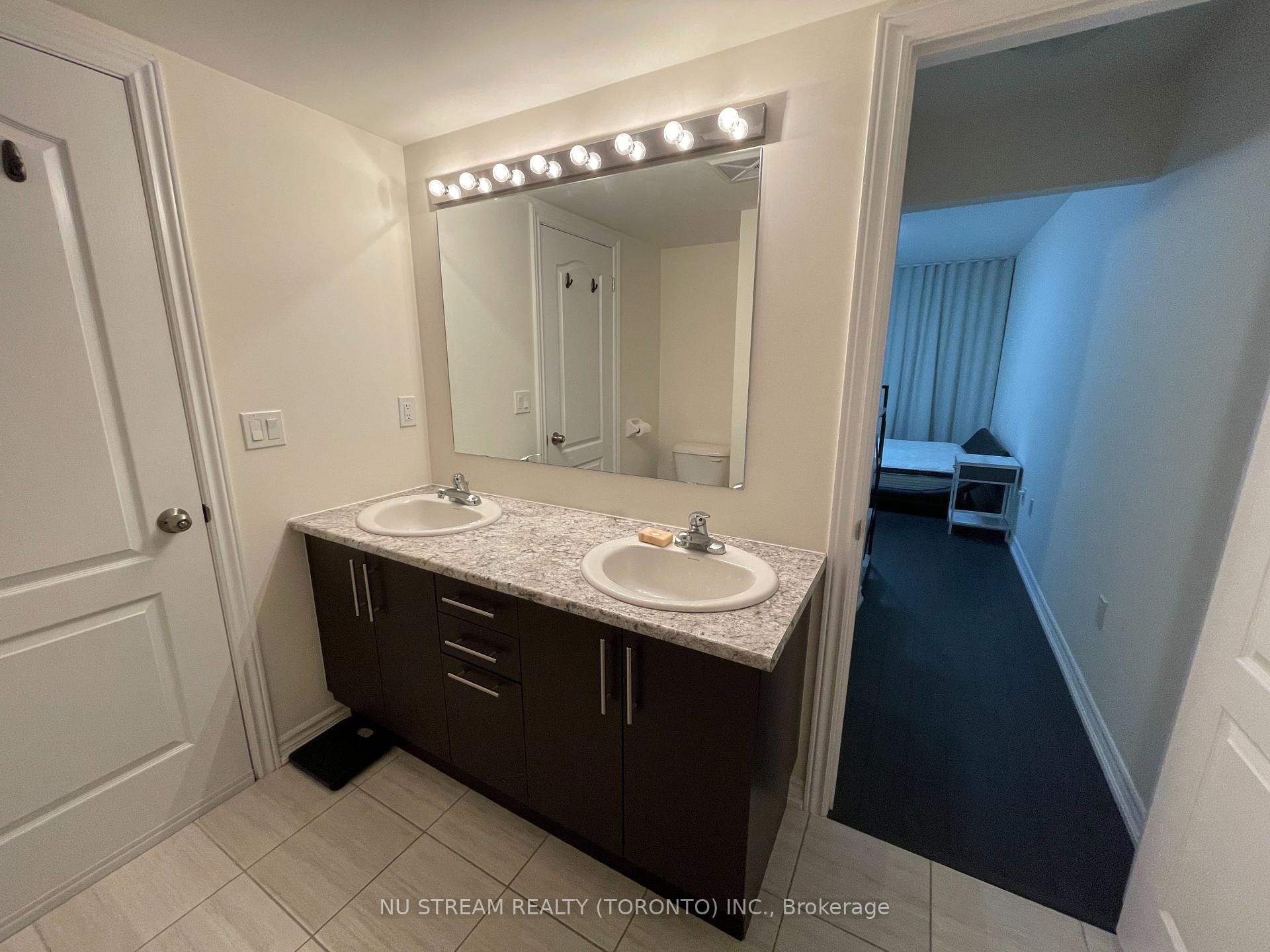 Photo 10 of Unit 18, 181 Parktree Drive, Vaughan, Maple — HOMEH