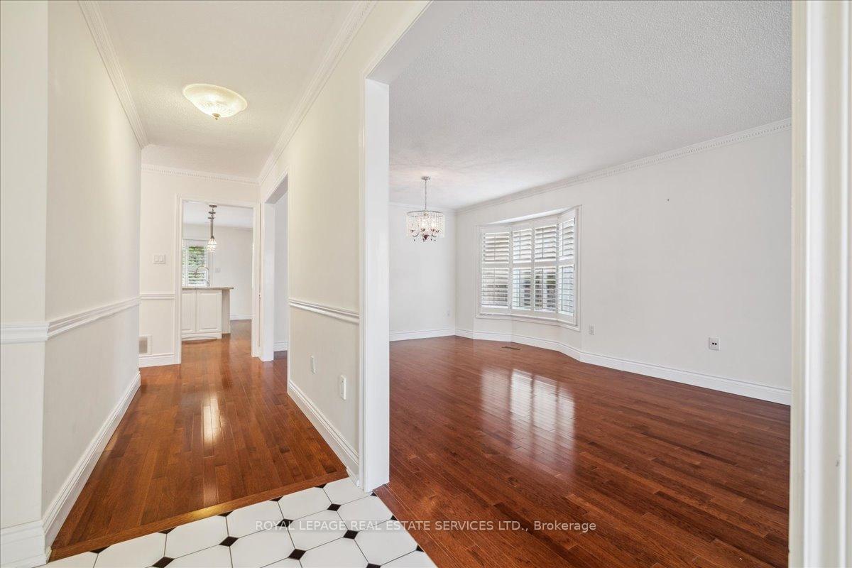 Photo 2 of 172 River Oaks Boulevard E, Oakville, River Oaks — HOMEH