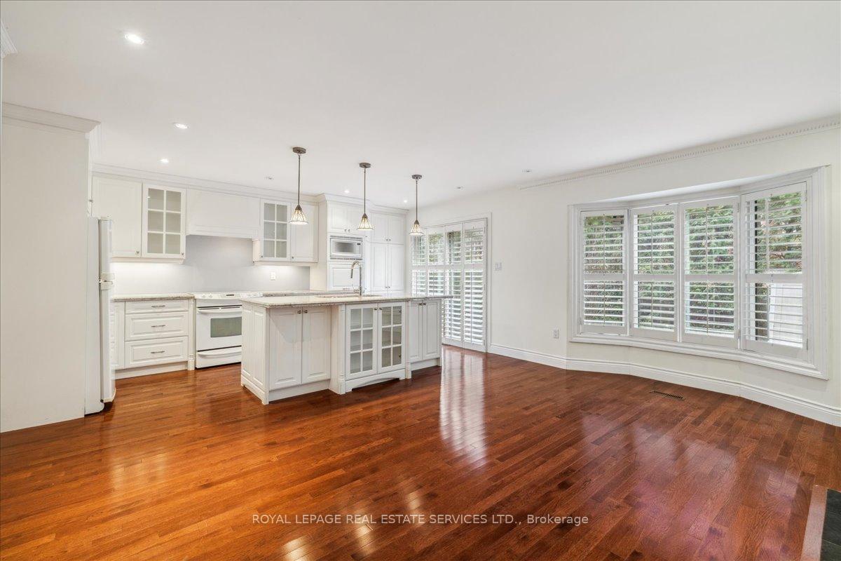 Photo 8 of 172 River Oaks Boulevard E, Oakville, River Oaks — HOMEH