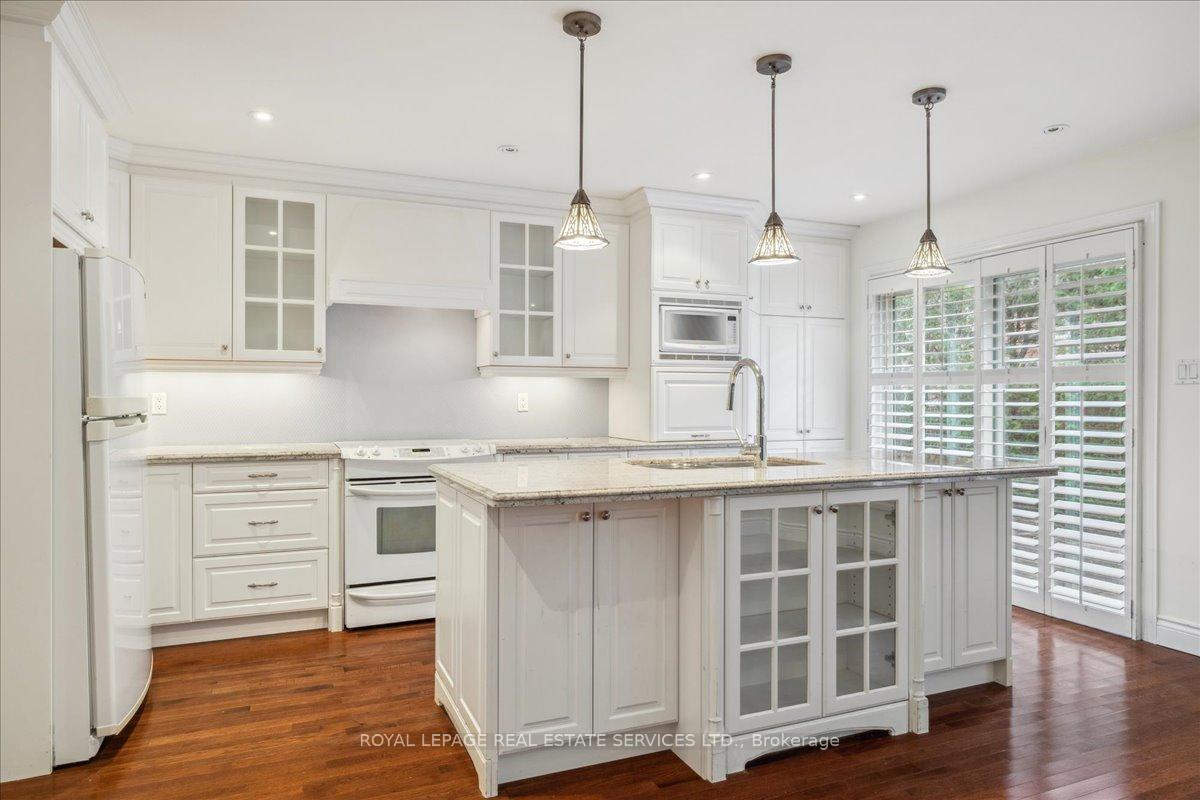 Photo 9 of 172 River Oaks Boulevard E, Oakville, River Oaks — HOMEH