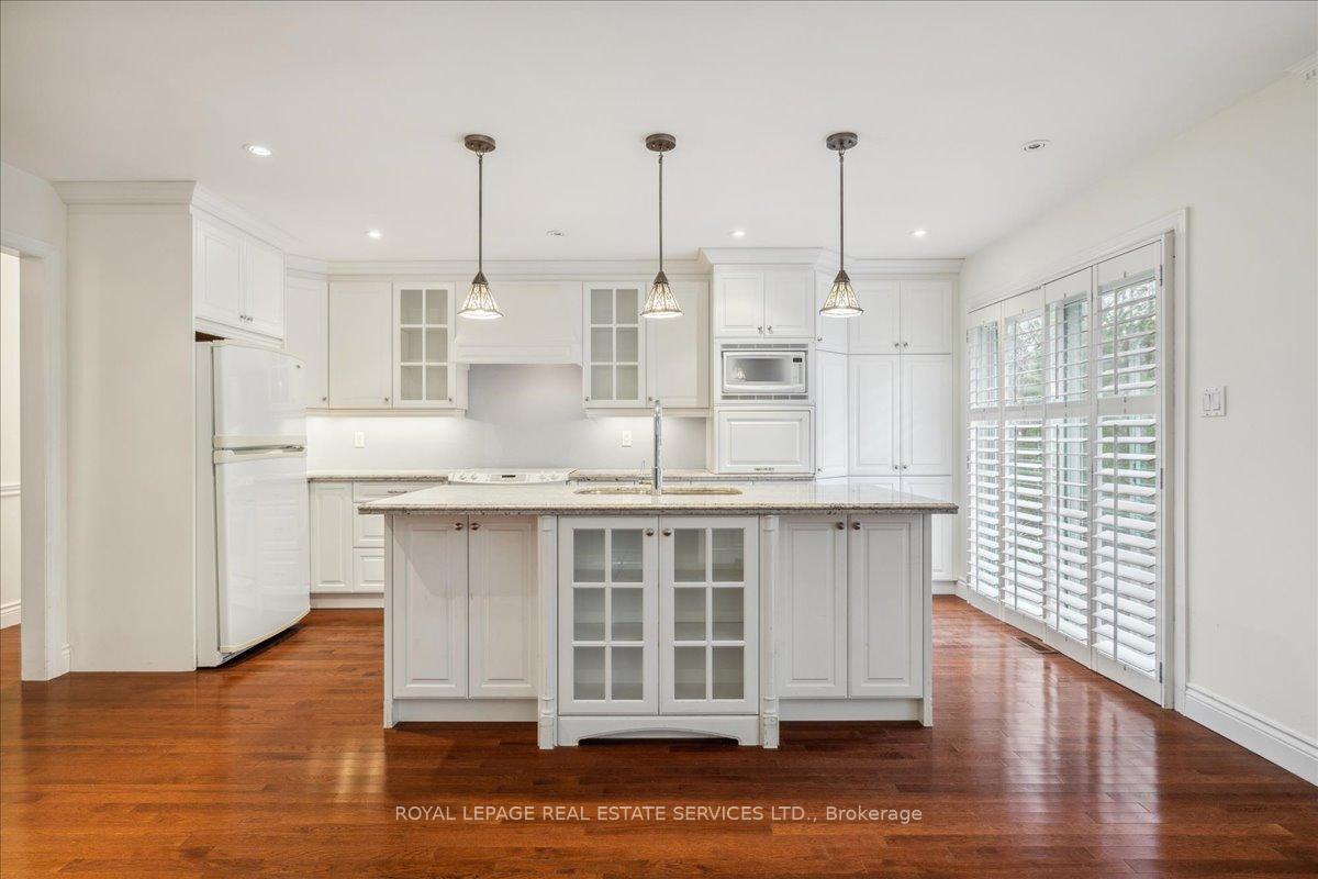 Photo 10 of 172 River Oaks Boulevard E, Oakville, River Oaks — HOMEH