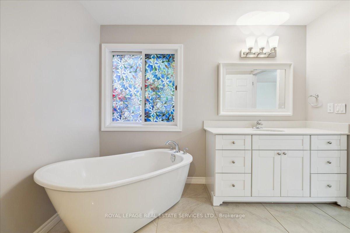 Photo 21 of 172 River Oaks Boulevard E, Oakville, River Oaks — HOMEH