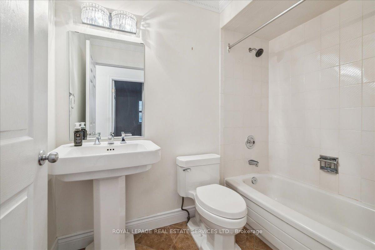 Photo 25 of 172 River Oaks Boulevard E, Oakville, River Oaks — HOMEH